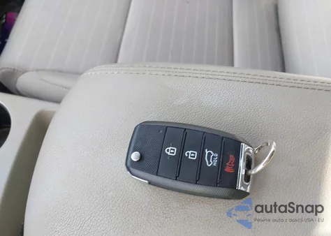 2018 Kia Sportage Lx z USA, uszkodzony, nr VIN KNDPM3AC2J7392923